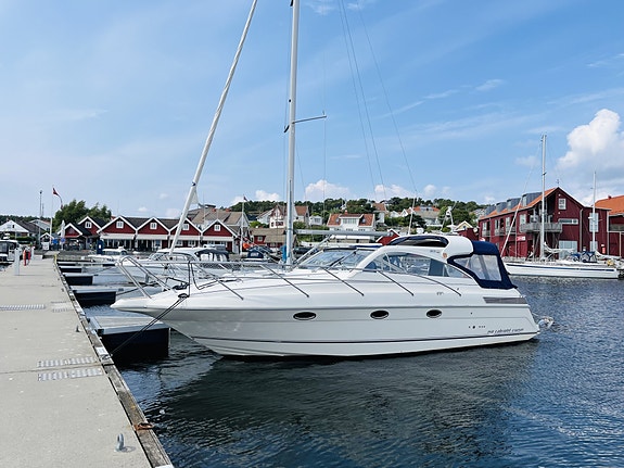 2008 Marex 350 Cabriolet Cruiser - Volvo Penta D6-370 5 of 27