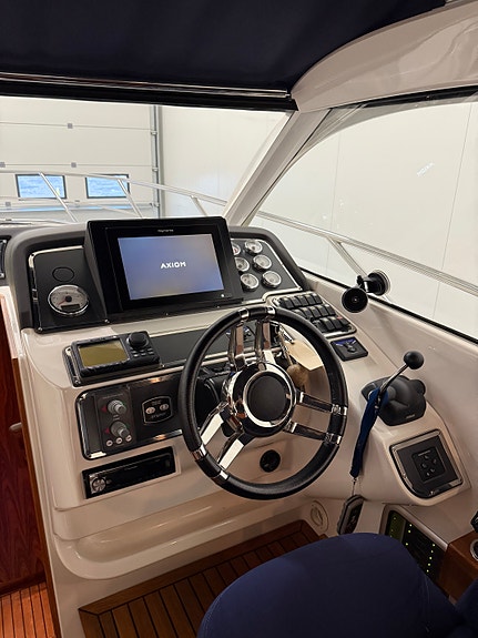 2008 Marex 350 Cabriolet Cruiser - Volvo Penta D6-370 16 of 27