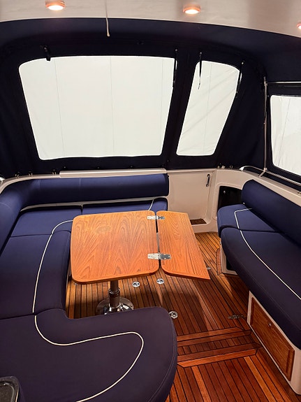 2008 Marex 350 Cabriolet Cruiser - Volvo Penta D6-370 12 of 27