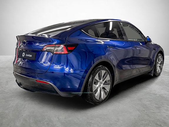 Tesla Model Y 5 of 30