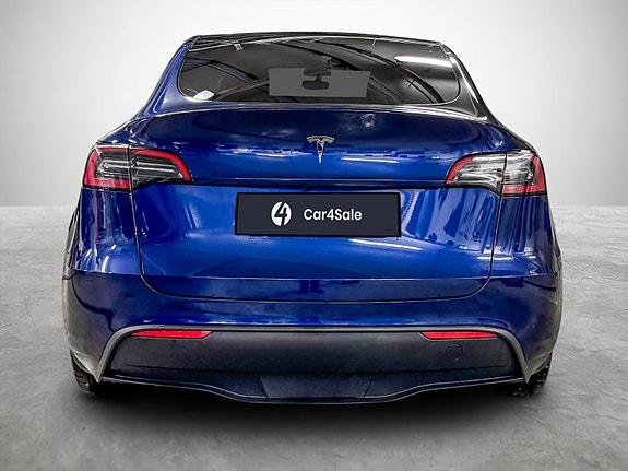 Tesla Model Y 4 of 30