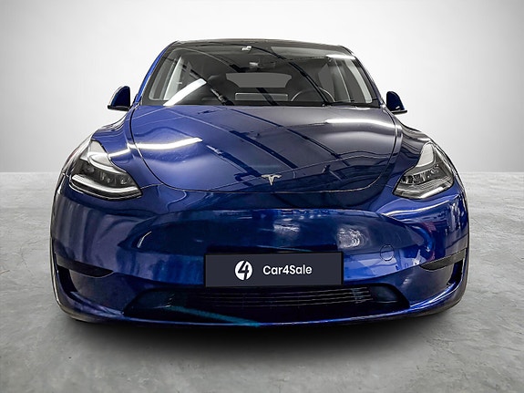 Tesla Model Y 8 of 30