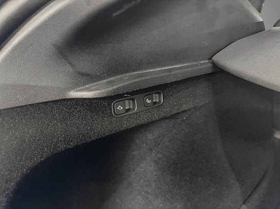 Tesla Model Y 30 of 30