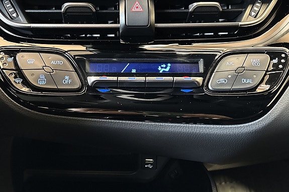 Toyota C-HR 22 of 27