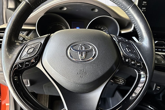 Toyota C-HR 11 of 27