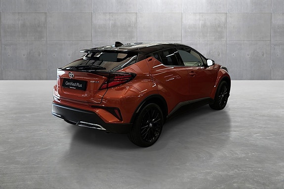 Toyota C-HR 5 of 27