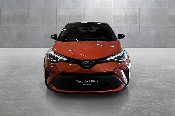 Toyota C-HR 8 of 27