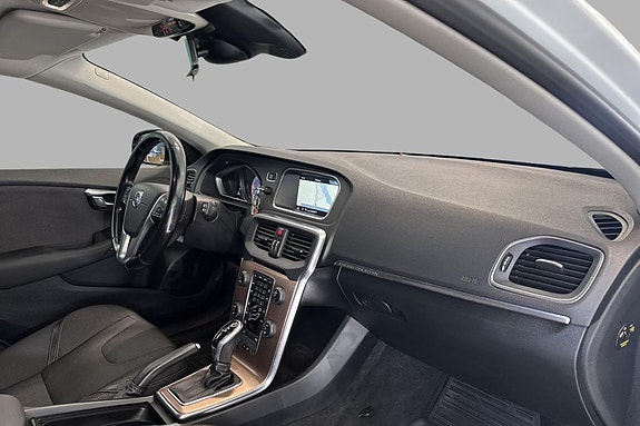 Volvo V40 Cross Country 20 of 23