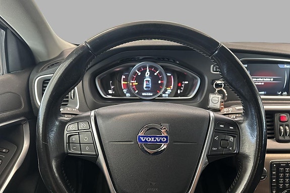 Volvo V40 Cross Country 14 of 23