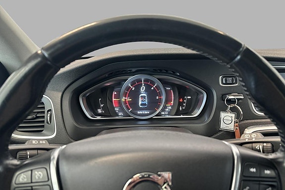 Volvo V40 Cross Country 15 of 23