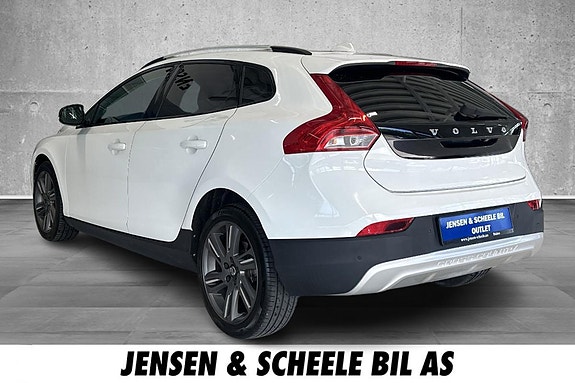 Volvo V40 Cross Country 7 of 23