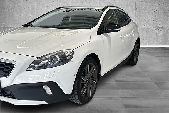 Volvo V40 Cross Country 5 of 23