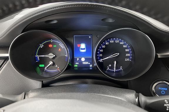 Toyota C-HR 12 of 19