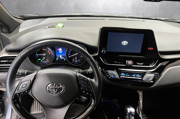 Toyota C-HR 11 of 19