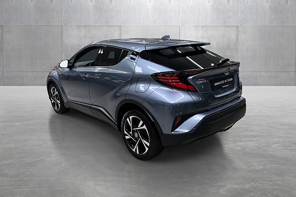Toyota C-HR 3 of 19