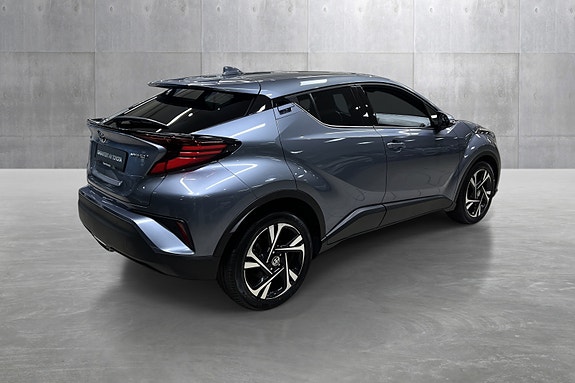 Toyota C-HR 5 of 19