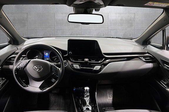 Toyota C-HR 9 of 19