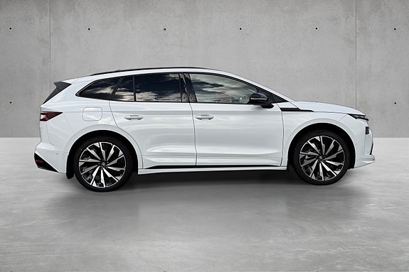 Skoda Enyaq 2 of 23