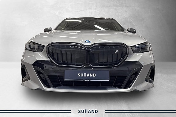 BMW i5 7 of 30