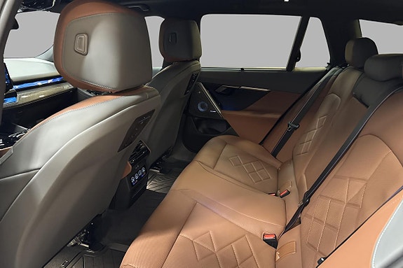 BMW i5 22 of 30