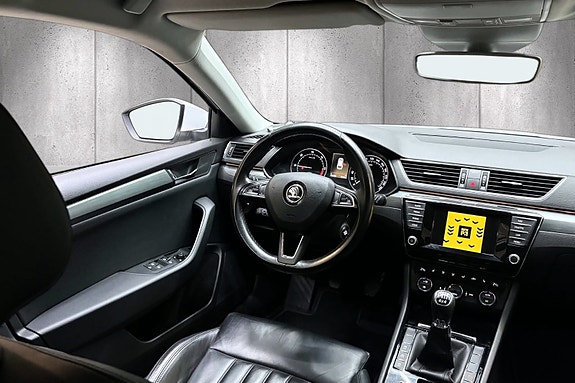 Skoda Superb 13 of 30
