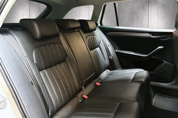 Skoda Superb 24 of 30