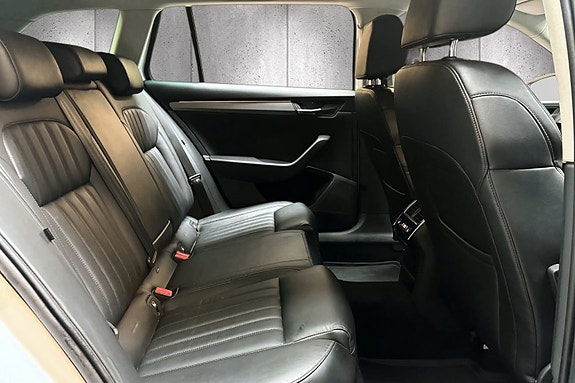 Skoda Superb 23 of 30