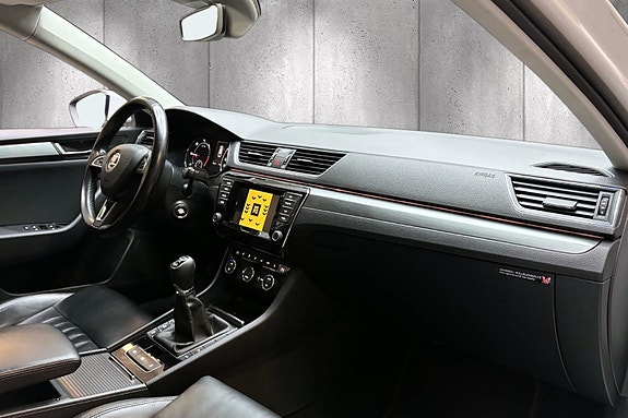 Skoda Superb 14 of 30
