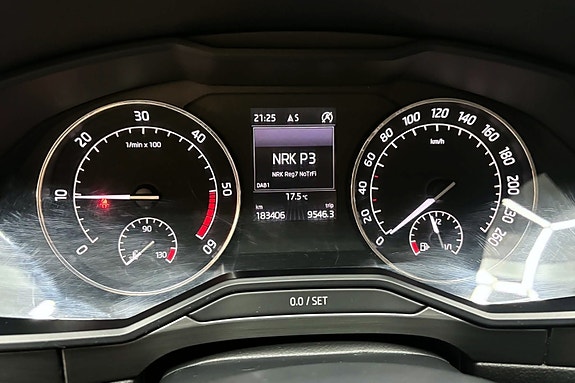 Skoda Superb 15 of 30