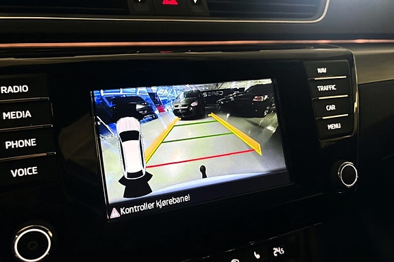Skoda Superb 16 of 30
