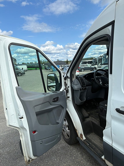 Ford Transit 310 L3 Van 11 of 11