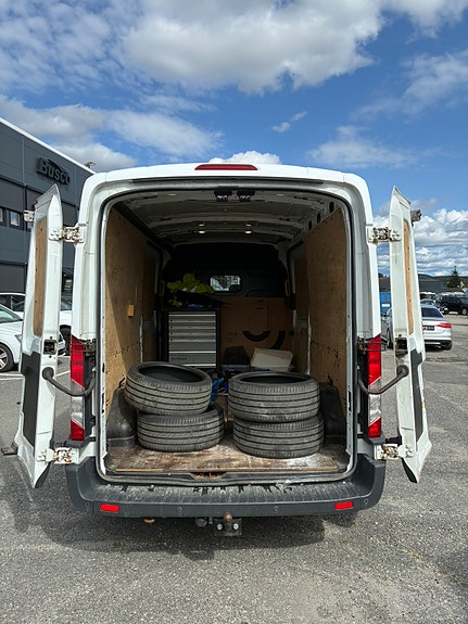 Ford Transit 310 L3 Van 5 of 11