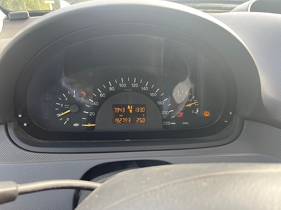 Mercedes-Benz Vito 111 18 of 21