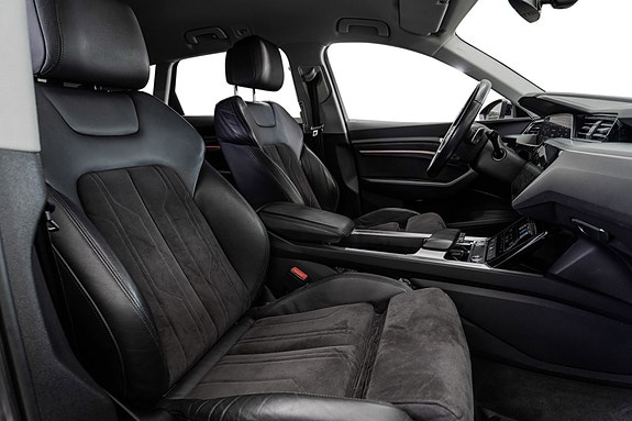 Audi e-tron 14 of 24
