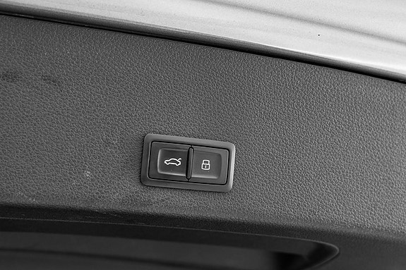 Audi e-tron 24 of 24