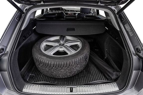 Audi e-tron 23 of 24