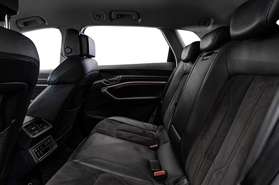 Audi e-tron 16 of 24