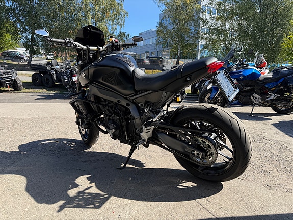 Yamaha MT-09 5 of 6