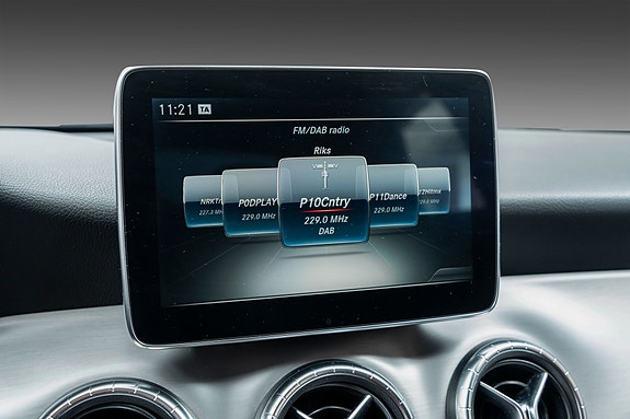 Mercedes-Benz CLA180 12 of 25