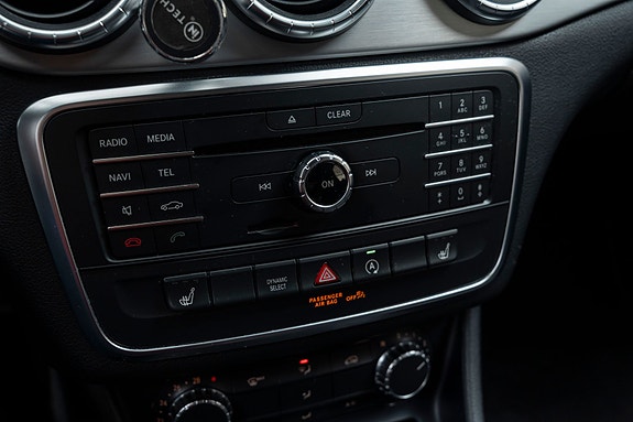Mercedes-Benz CLA180 14 of 25
