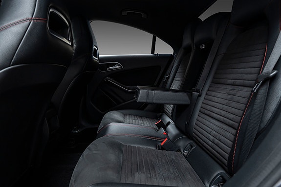 Mercedes-Benz CLA180 21 of 25