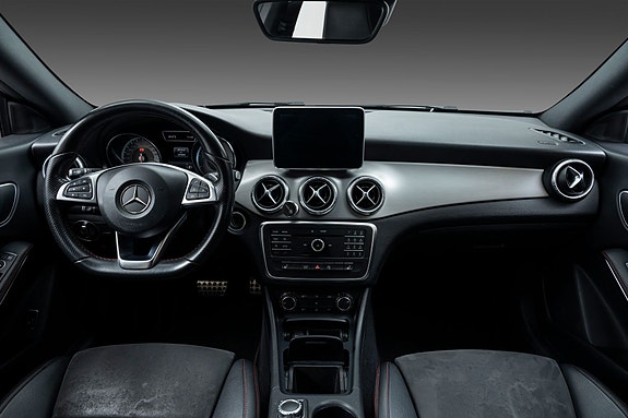 Mercedes-Benz CLA180 22 of 25