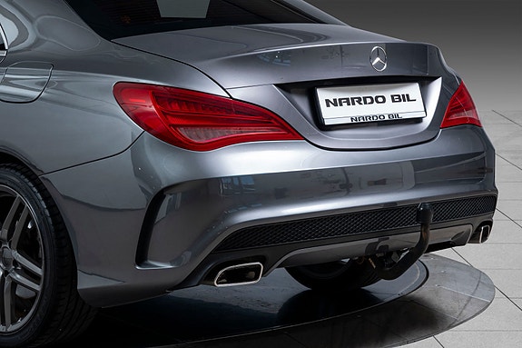 Mercedes-Benz CLA180 8 of 25