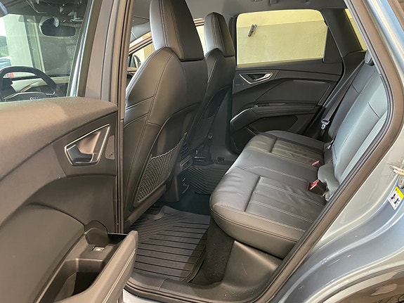 Audi Q4 e-tron 25 of 28
