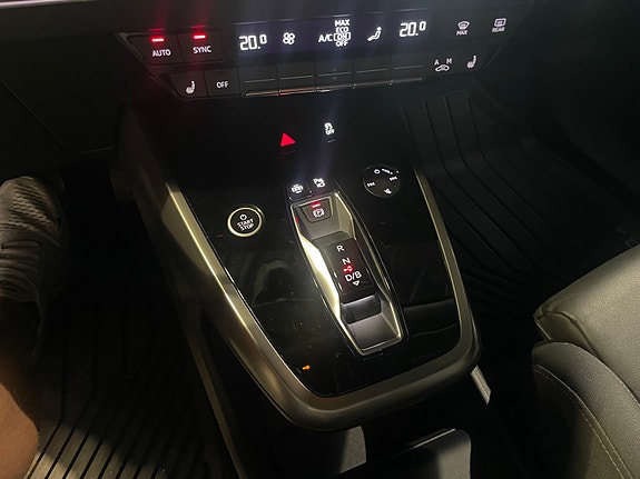 Audi Q4 e-tron 12 of 28