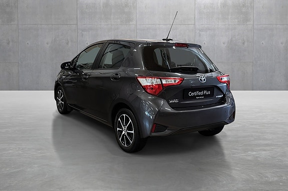 Toyota Yaris 3 of 30