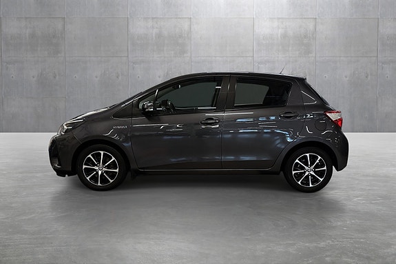 Toyota Yaris 2 of 30