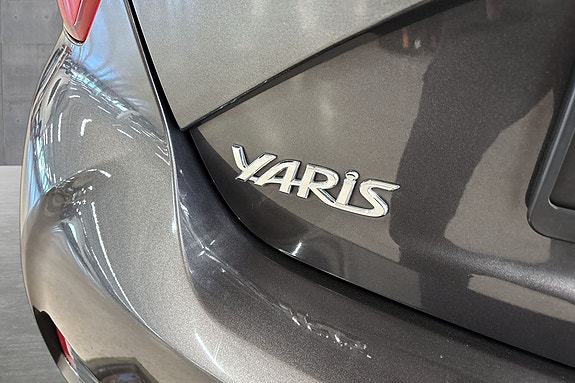 Toyota Yaris 19 of 30