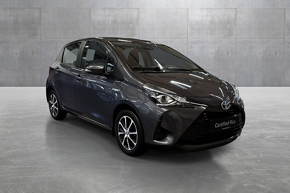 Toyota Yaris 7 of 30