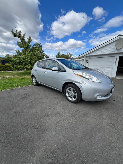 Nissan Leaf 4 of 12